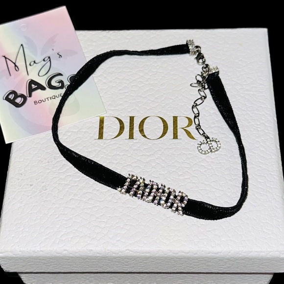 Dior: JADIOR Choker Rhinestone Logo Velvet Necklace - Picture 3 of 12